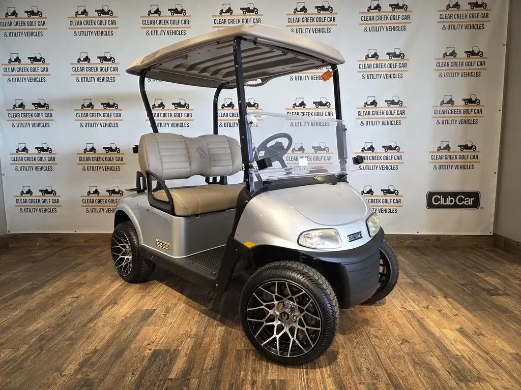 2018 E-Z-GO Freedom photo 1