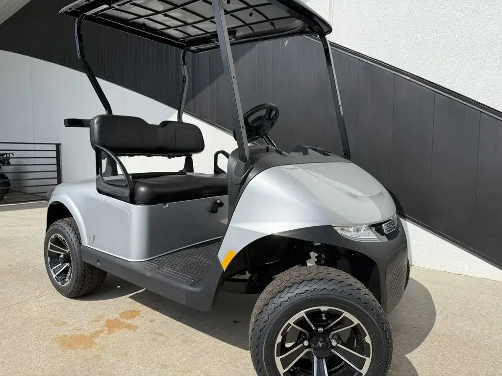 2025 E-Z-GO Freedom photo 1