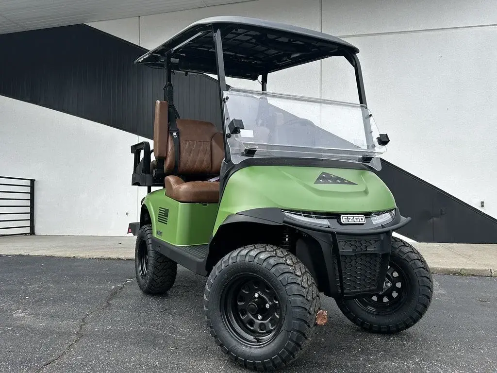 2026 E-Z-GO RXV ELiTE Lithium photo 1