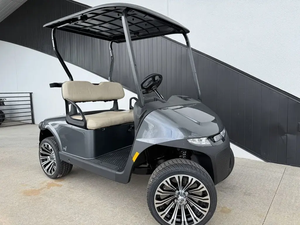 2025 E-Z-GO Freedom photo 1