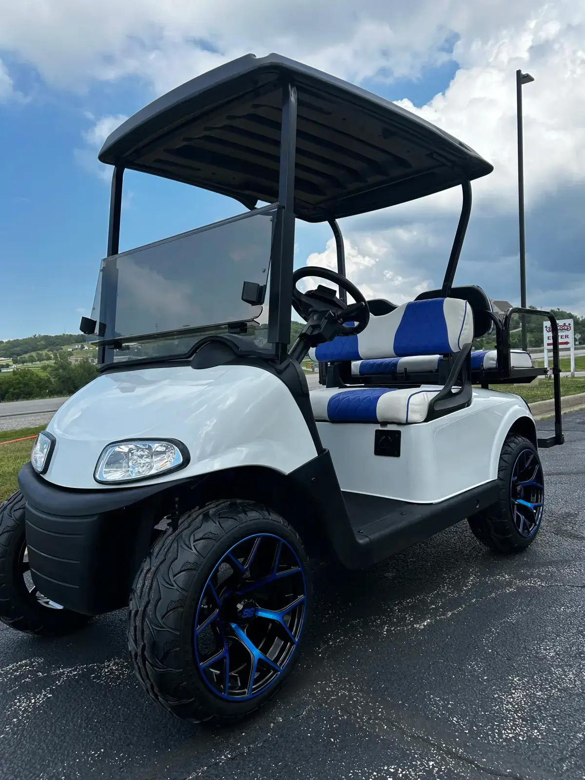 2022 E-Z-GO RXV ELiTE Lithium photo 1