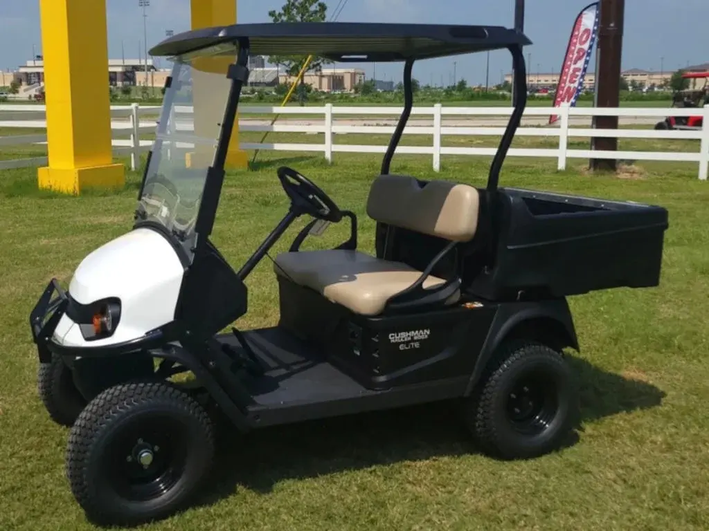 2023 Cushman Hauler 800X photo 1