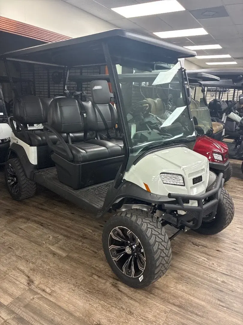 2027 Club Car Onward Lifted photo 1