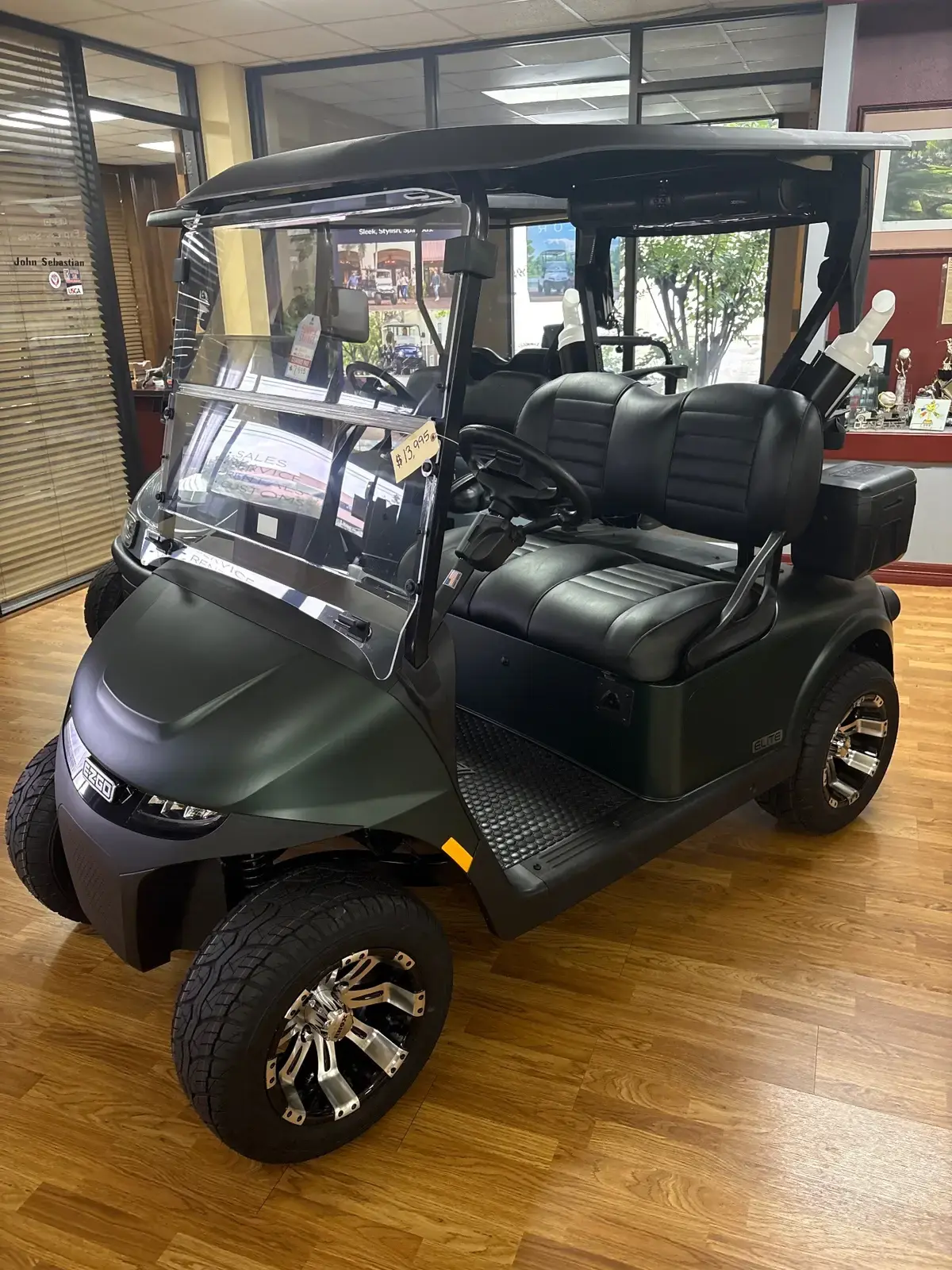 2026 E-Z-GO RXV ELiTE Lithium photo 1