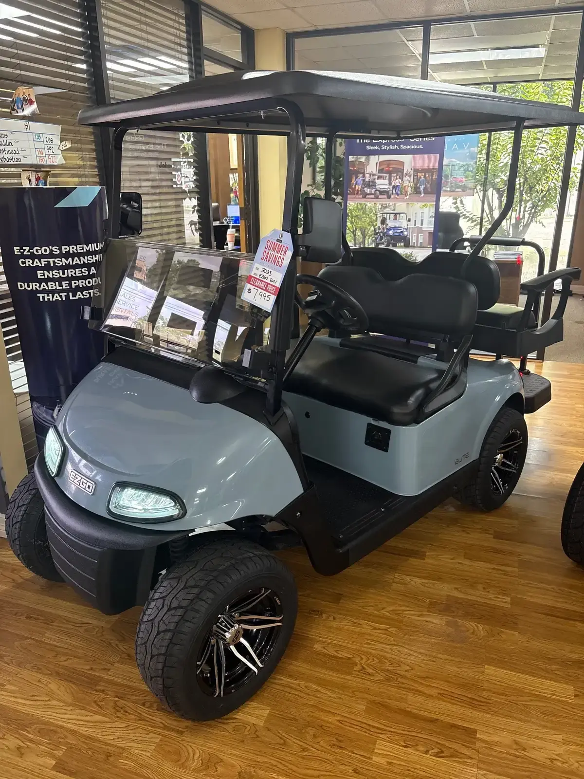 2023 E-Z-GO RXV ELiTE Lithium photo 1