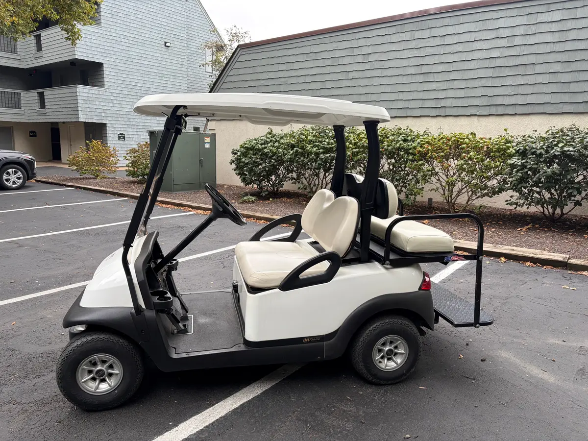 2007 Club Car Precedent Electric photo 1