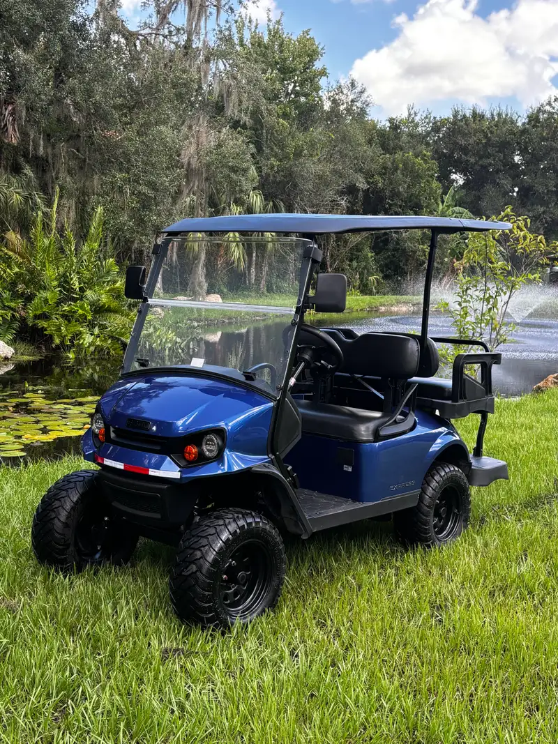 2025 E-Z-GO Express Gas, S4 photo 1